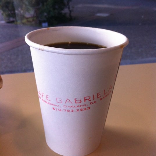 Foto tirada no(a) Cafe Gabriela por Helene K. em 6/11/2012