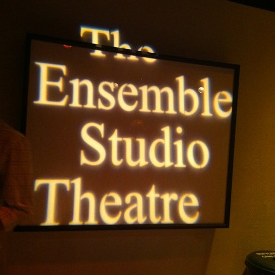 Снимок сделан в The Ensemble Studio Theatre пользователем Chris B. 6/29/2012