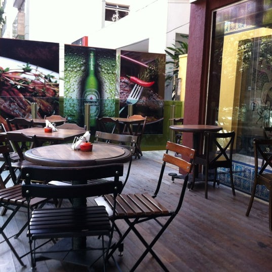 รูปภาพถ่ายที่ Trindade Restaurante - A cozinha do Brasil โดย Marco S. เมื่อ 4/29/2012