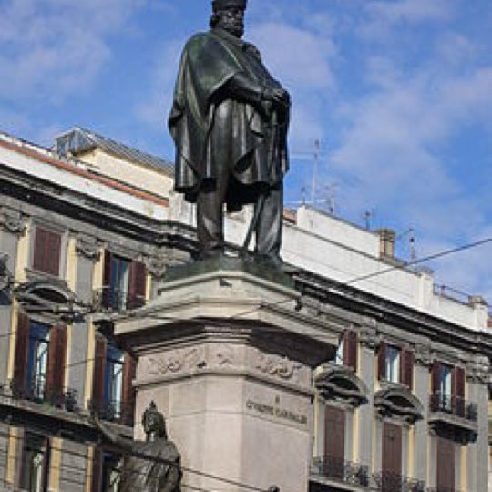 Piazza Giuseppe Garibaldi Plaza in Napoli