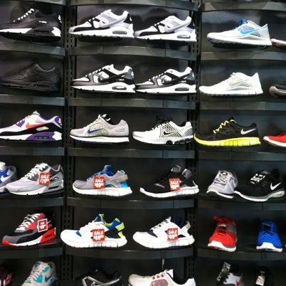 Foot Locker - 410 Four Seasons Town Ctr Ste 335