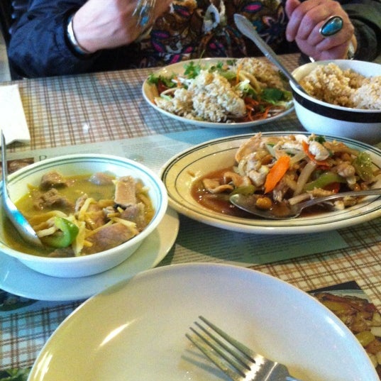5/11/2012 tarihinde Jo G.ziyaretçi tarafından Munch Thai Food &amp; Sweet Tea'de çekilen fotoğraf