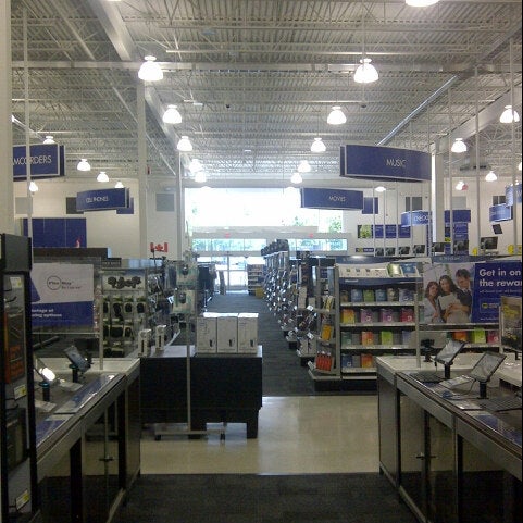Photos At Best Buy Electronics Store In Kelowna