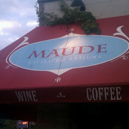 6/20/2012 tarihinde Caleb B.ziyaretçi tarafından Café Maude'de çekilen fotoğraf