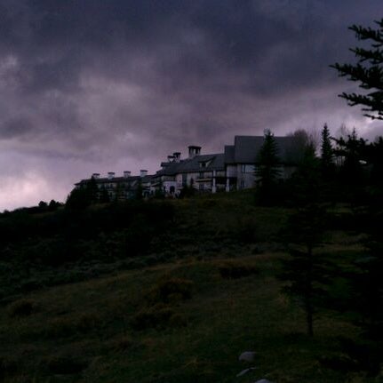 Foto scattata a The Lodge and Spa at Cordillera da Steve C. il 4/13/2012