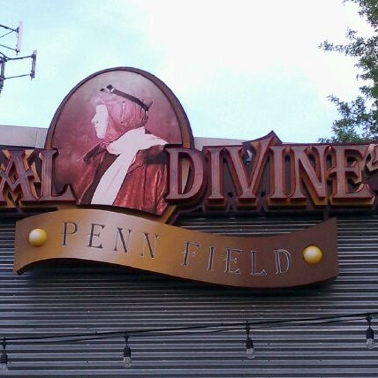 Photo prise au Opal Divine&#39;s Penn Field par Lisa S. le3/29/2012
