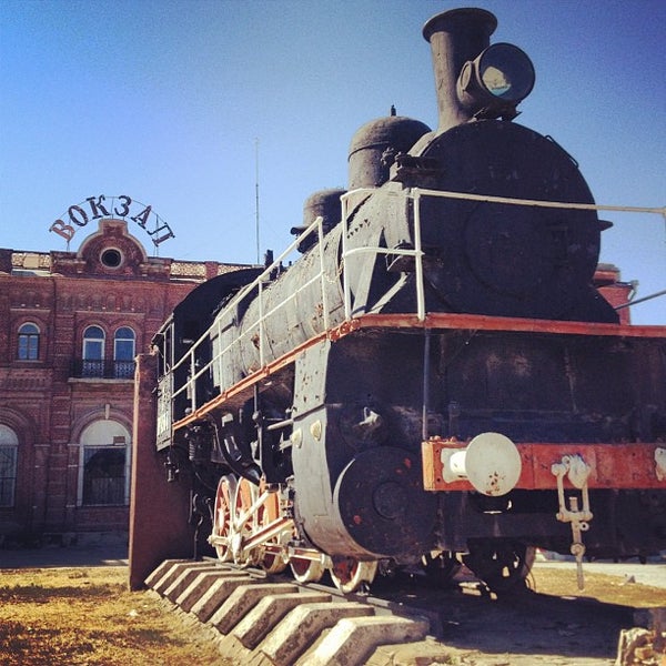 здание вокзала таганрог. таганрог пальмиро тольятти 18 детская поликлиника. поезд таганрог старый вокзал. таганрог улица греческая 104. поезд таганрог памятник.