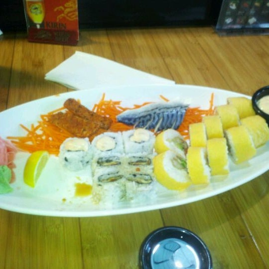 4/24/2012 tarihinde Chad M.ziyaretçi tarafından Sushi Bites'de çekilen fotoğraf