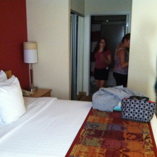 รูปภาพถ่ายที่ Residence Inn Atlanta Midtown/Peachtree at 17th โดย B-Becks M. เมื่อ 7/20/2012
