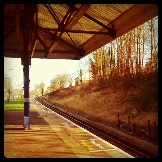 West Sutton Railway Station (WSU) Gander Green Lane