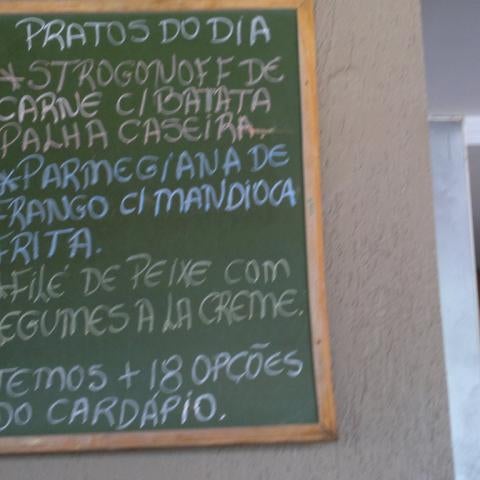 Almoço com  3 opções diferentes como prato do dia...qualidade do prato acima do preço. Dependendo da fome come 2 pessoas. E pratos saem bem rapido pra quem tem pouco tempo de almoço.