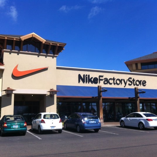 congestión no pagado Intolerable Nike Factory Store - Tienda de artículos deportivos en Woodburn