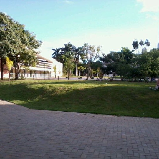 Снимок сделан в UFBA - Universidade Federal da Bahia - Campus Ondina пользователем Thiago V. 4/24/2012