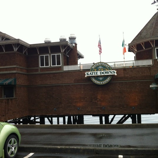 Photo taken at Katie Downs Waterfront Tavern by Keerati S. on 2/11/2012