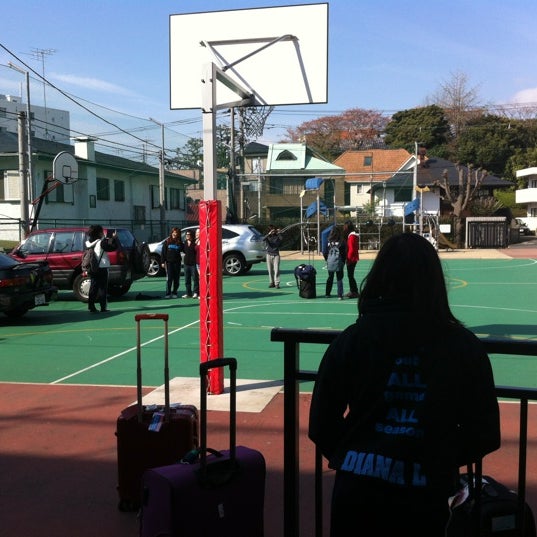 4/14/2012 tarihinde Yena K.ziyaretçi tarafından Yokohama International School'de çekilen fotoğraf