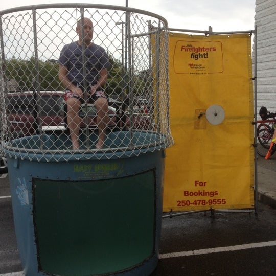 Staples Office Supply Store in Victoria