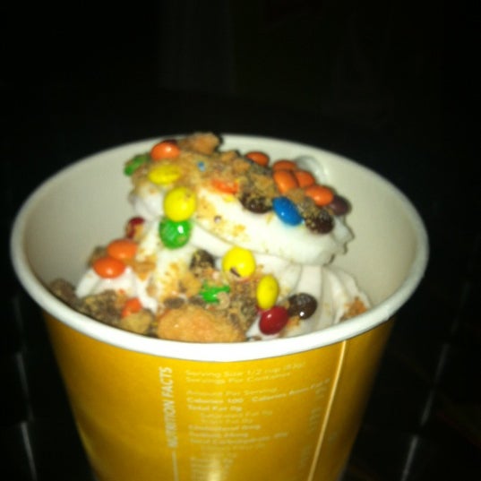 Снимок сделан в Yoppi Frozen Yogurt пользователем Nels C. 2/18/2012
