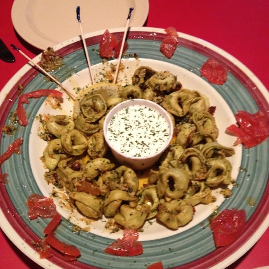 Das Foto wurde bei Orlando&#39;s Italian Resturant von Melody P. am 5/14/2012 aufgenommen