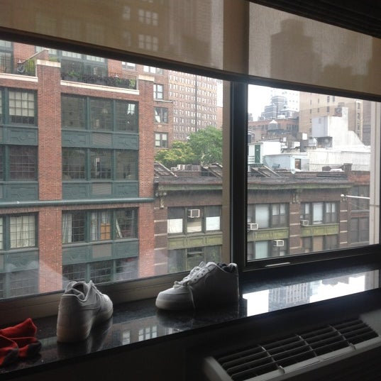 6/22/2012에 Ryun님이 Fairfield Inn &amp; Suites by Marriott New York Manhattan/Chelsea에서 찍은 사진
