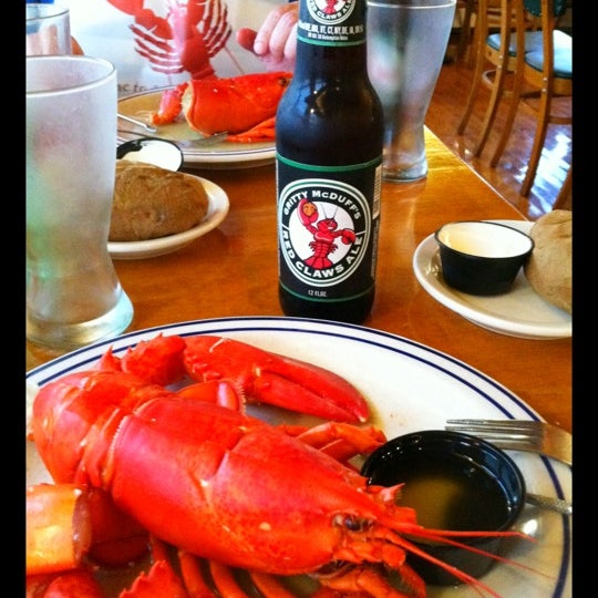 Das Foto wurde bei Lobster Pound Restaurant von Katie R. am 8/18/2012 aufgenommen