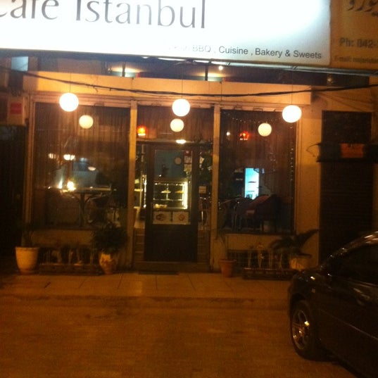 Снимок сделан в Cafe Istanbul пользователем Usayd A. 3/18/2012