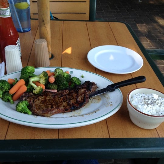 Photos at Gahanna Grill American Restaurant in Gahanna