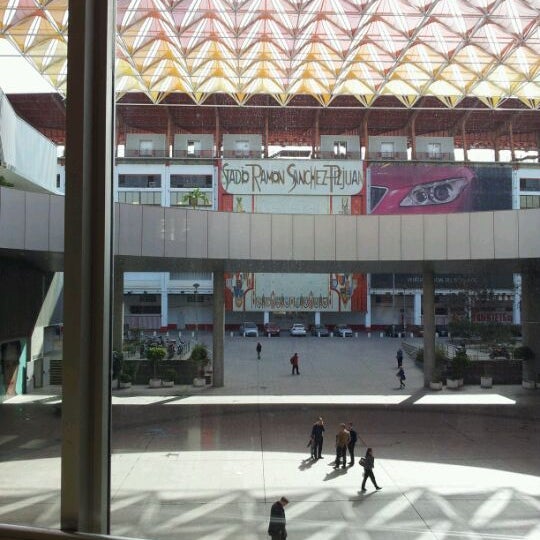 รูปภาพถ่ายที่ C.C. Nervión Plaza โดย Joakin R. เมื่อ 3/26/2012