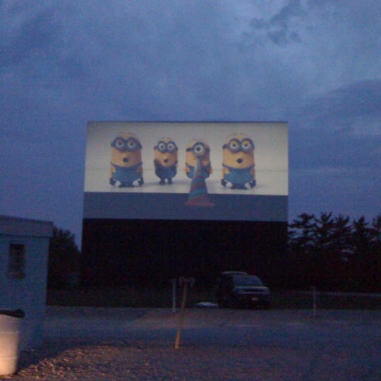 Photo taken at South Drive-In by Johanna J. on 9/8/2012