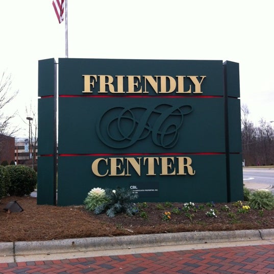 Das Foto wurde bei Friendly Shopping Center von Eric K. am 2/16/2012 aufgenommen