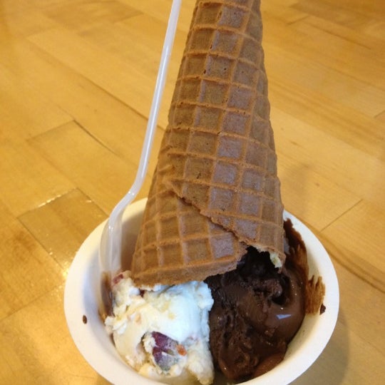 5/27/2012にJason C.がJeni&#39;s Splendid Ice Creamsで撮った写真