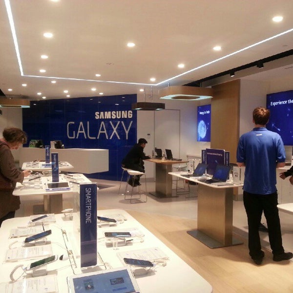 Samsung Experience Store Sydney City Center 450 George St