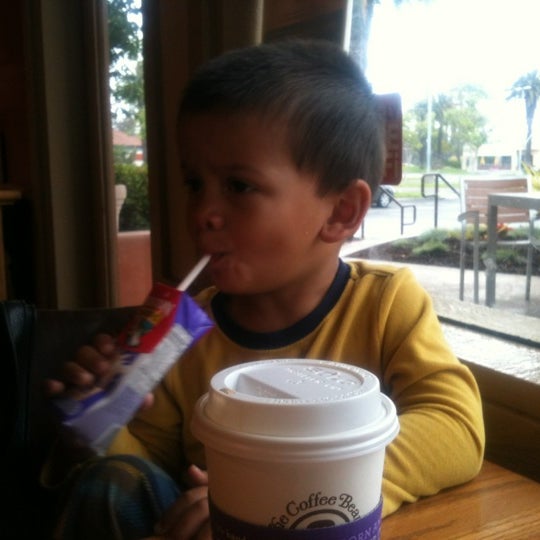 Photo taken at The Coffee Bean &amp; Tea Leaf by Rudy H. on 5/12/2012