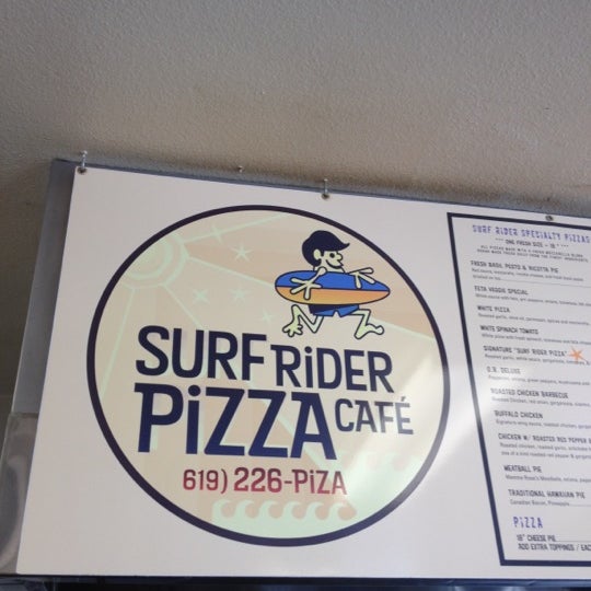 Foto tirada no(a) Surf Rider Pizza Cafe por Izalia H. em 4/7/2012