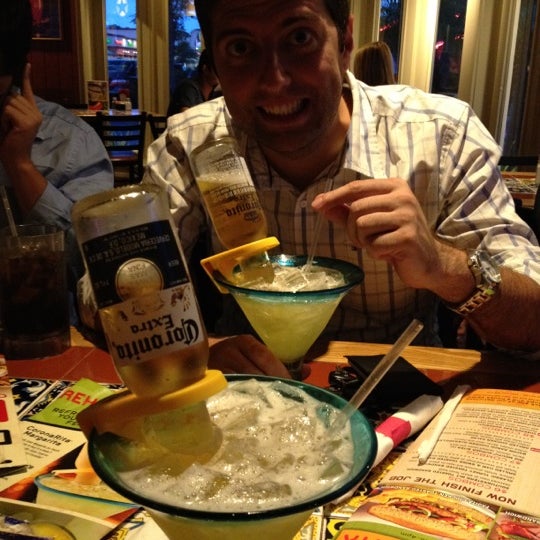 Photo taken at Chili&#39;s Grill &amp; Bar by Gabriel Z. on 5/15/2012