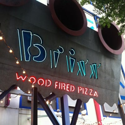 Снимок сделан в Brixx Wood Fired Pizza пользователем Renee C. 7/29/2012