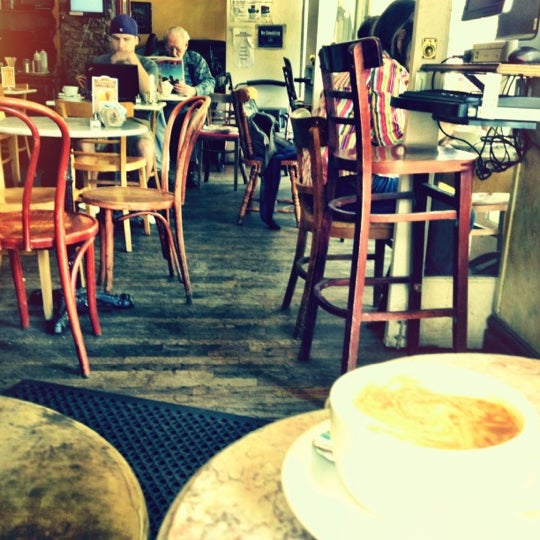 Photo taken at Cafe Pick Me Up by Mina on 6/6/2012