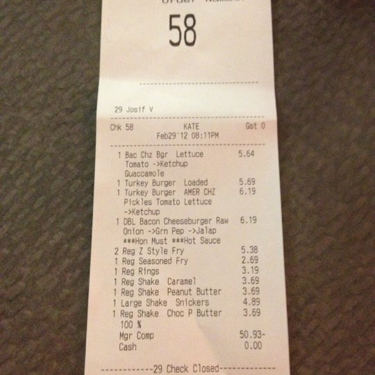 Foto scattata a Z Burger da Caitlin K. il 3/1/2012