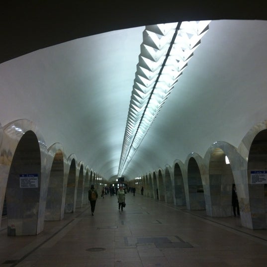 Станция метро кузнецкий мост в москве