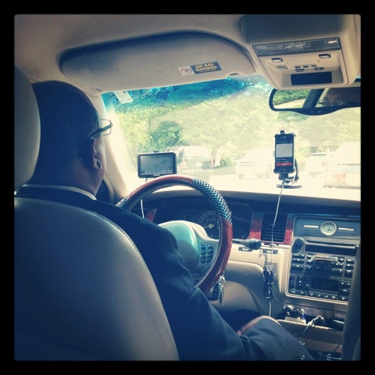Foto tirada no(a) In An Uber por Geoff em 5/5/2012