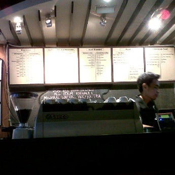 3/16/2012 tarihinde Ike H.ziyaretçi tarafından CoffeeBen&#39;s &amp; Resto'de çekilen fotoğraf