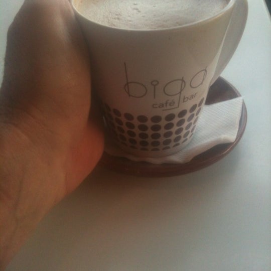 รูปภาพถ่ายที่ Biga Café โดย Rick C. เมื่อ 6/8/2012