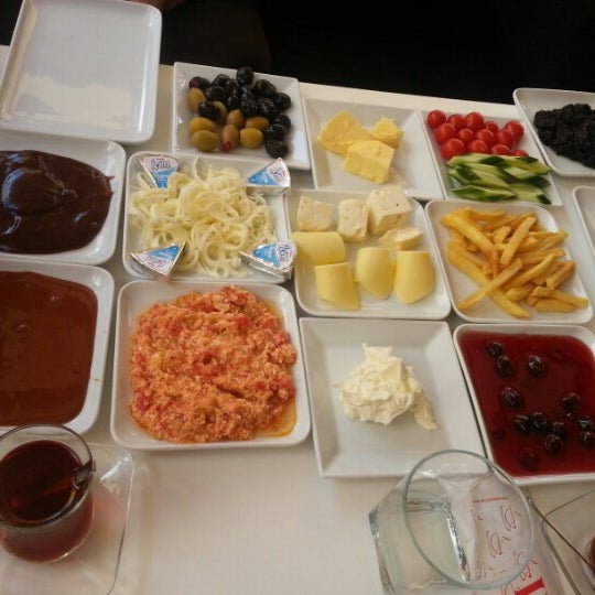 รูปภาพถ่ายที่ Multi Tivi โดย Oğuz Ö. เมื่อ 8/20/2012
