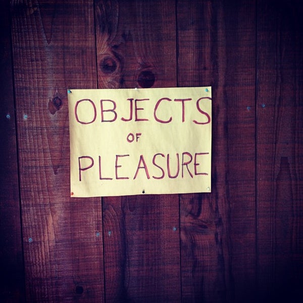 objects of pleasure Finger a teen