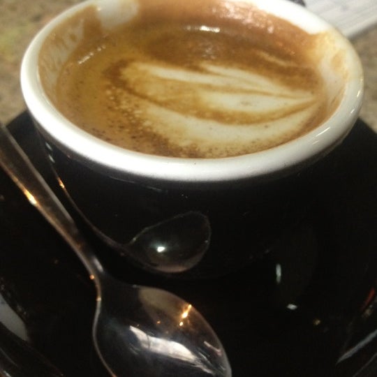 4/28/2012 tarihinde Vero A.ziyaretçi tarafından Espresso 73 Café'de çekilen fotoğraf