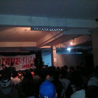 Photo taken at Rossi Musik by sauth r. on 2/3/2012