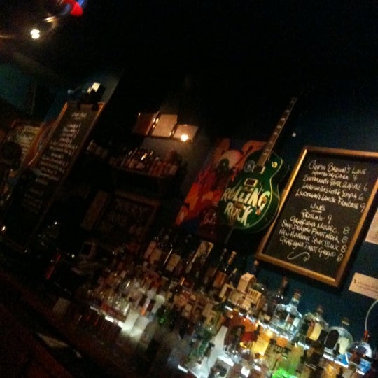 Foto tomada en Fontana&#39;s Bar  por W Ryan Z. el 9/2/2012