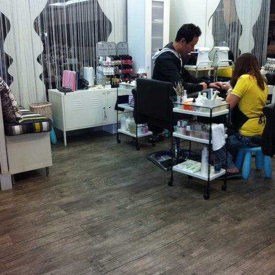 Min International Hair Studio 9 tips