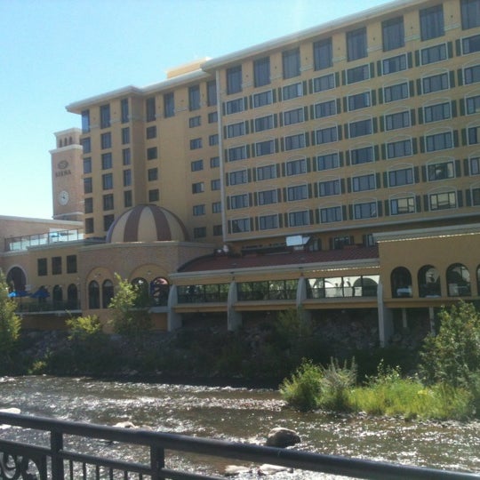 Снимок сделан в Siena Hotel Spa Casino пользователем Ron D. 8/27/2012