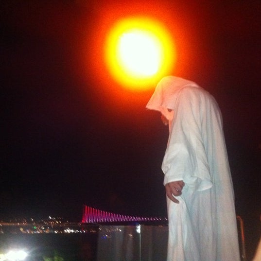 Foto tomada en Vira Balık Restaurant  por Oktay D. el 9/5/2012