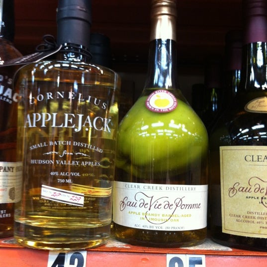 Das Foto wurde bei Park Avenue Liquor Shop von Brant F. am 2/11/2012 aufgenommen